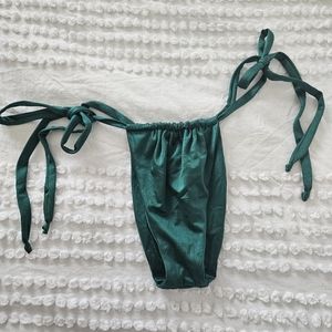 Ūnika Strip Bikini Bottoms